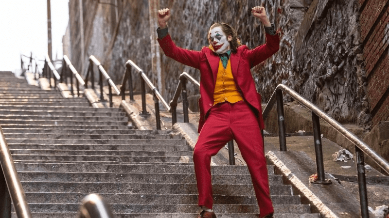 Saiba onde assistir aos filmes live-action com o Coringa no streaming