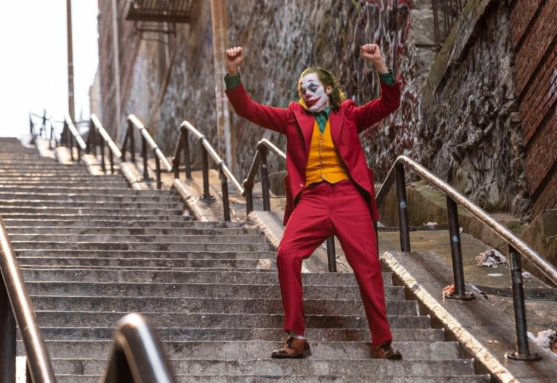 Saiba onde assistir aos filmes live-action com o Coringa no streaming