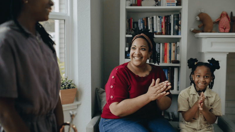 Por que temos o costume de aplaudir? Descubra aqui