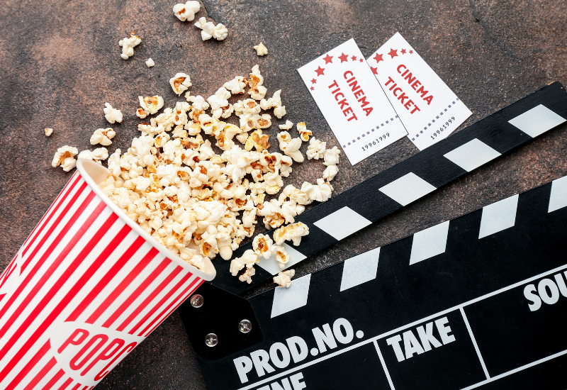 Por que comemos pipoca no cinema?