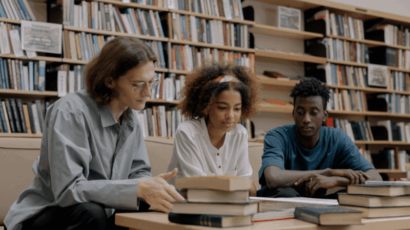 Filmes baseados em clássicos da literatura para assistir no Dia Mundial do Livro