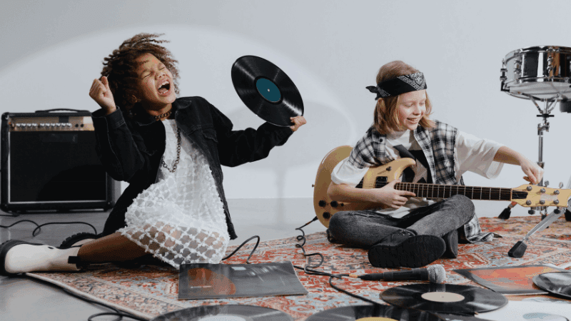 5 músicas que viralizaram por causa de séries e filmes