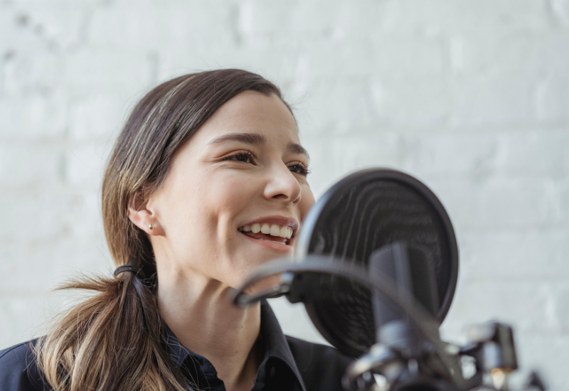 10 famosos que já se aventuraram na dublagem de filmes