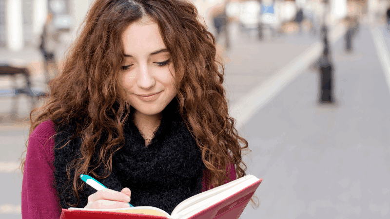 O que é fanfic? Aprenda o significado