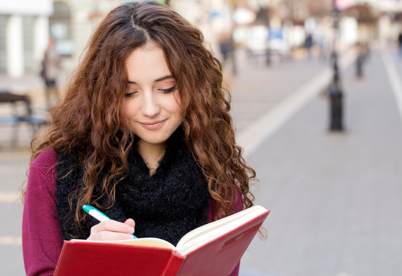 O que é fanfic? Aprenda o significado