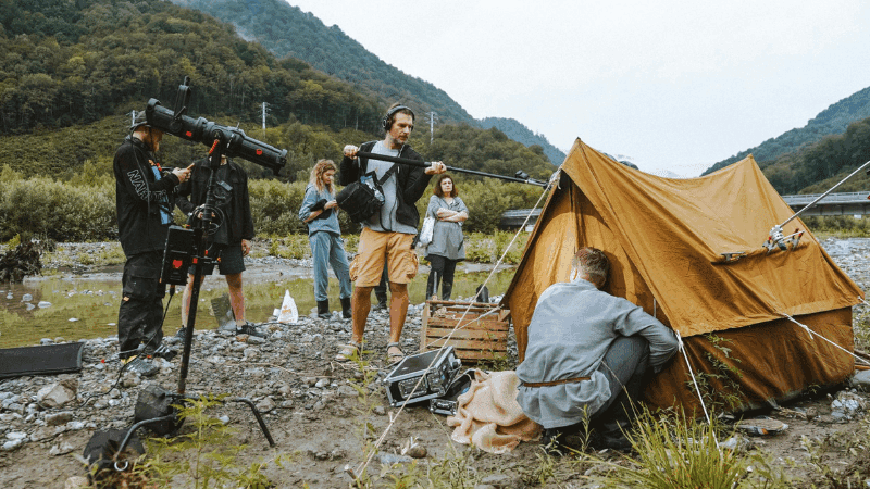 Por que séries e filmes são gravados fora de ordem?