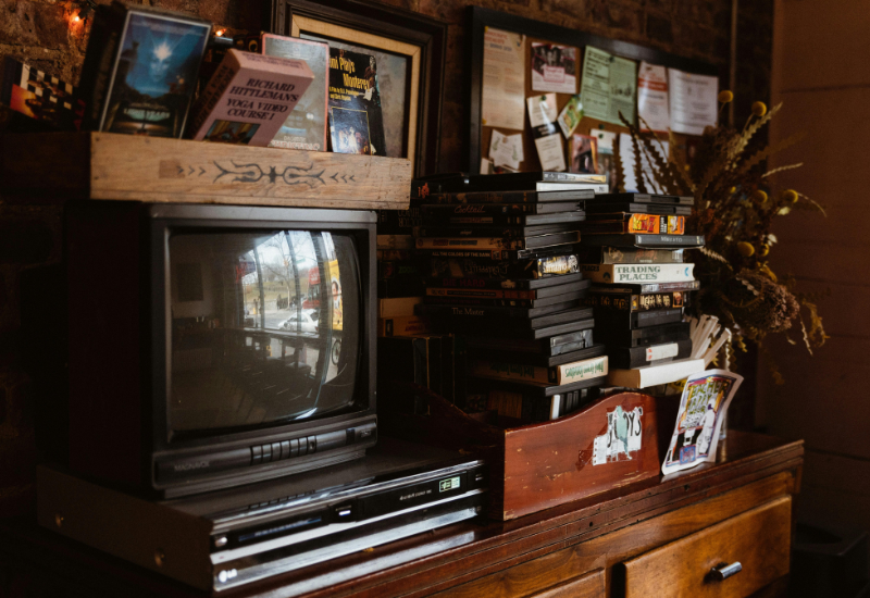 O que era exibido na TV aberta em agosto de 1999? Relembre a programação