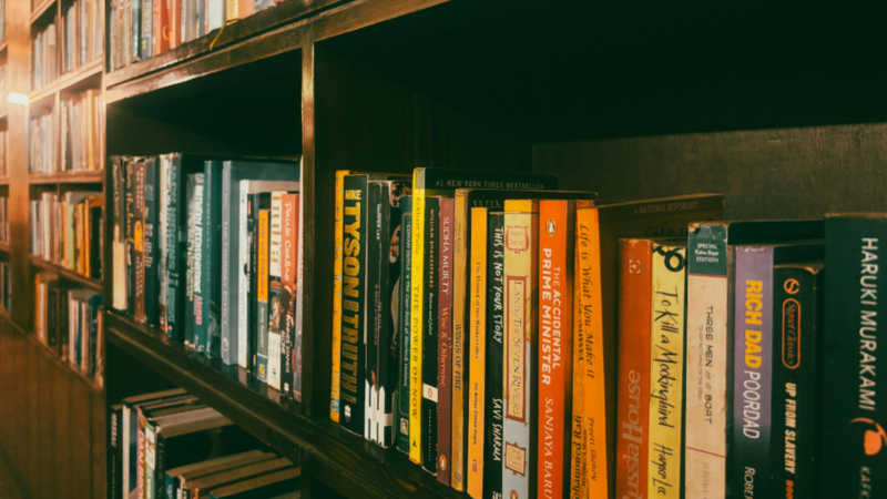 Esses são os 10 livros mais vendidos da Amazon em março