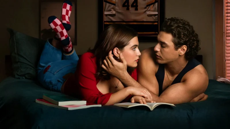 Crítica | Off Campus: Amores Improváveis